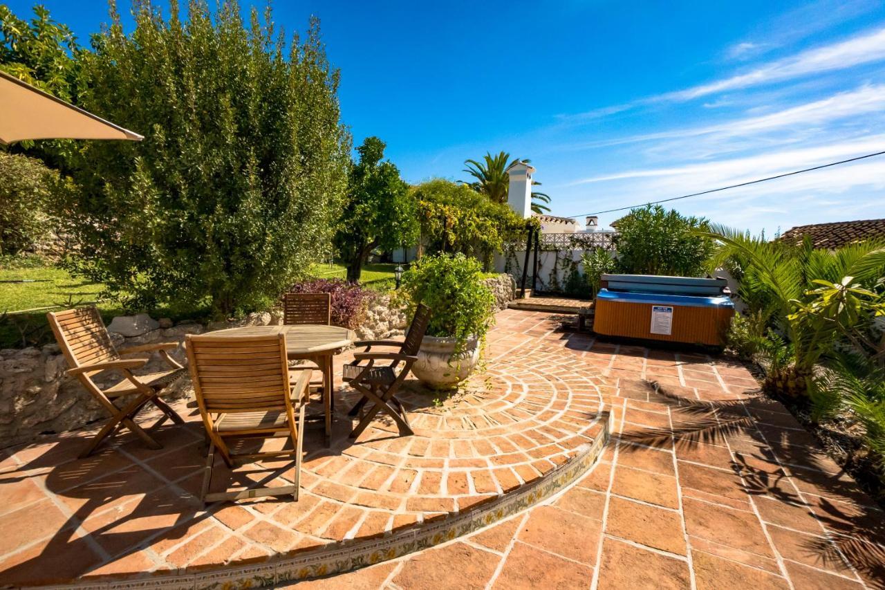 Private Heated Pool, Jacuzzi & 1225M2 Garden In Villa Cipreses Frigiliana Exterior foto
