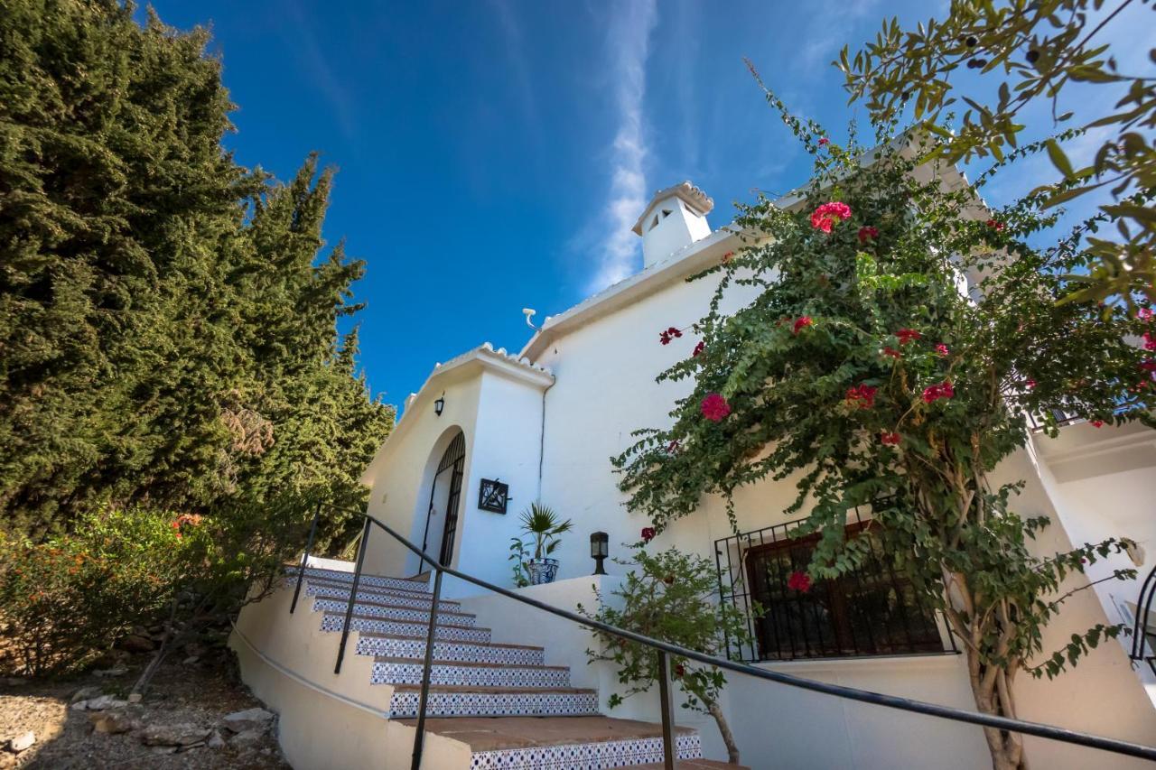 Private Heated Pool, Jacuzzi & 1225M2 Garden In Villa Cipreses Frigiliana Exterior foto